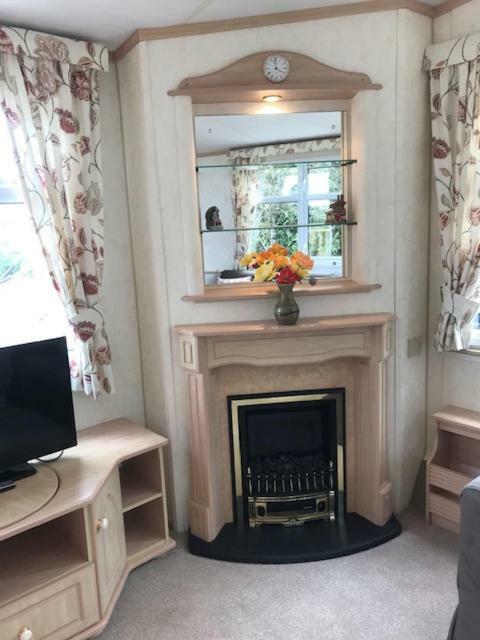 Countryside Views From A Luxury Mobile Home Near ペランポース エクステリア 写真